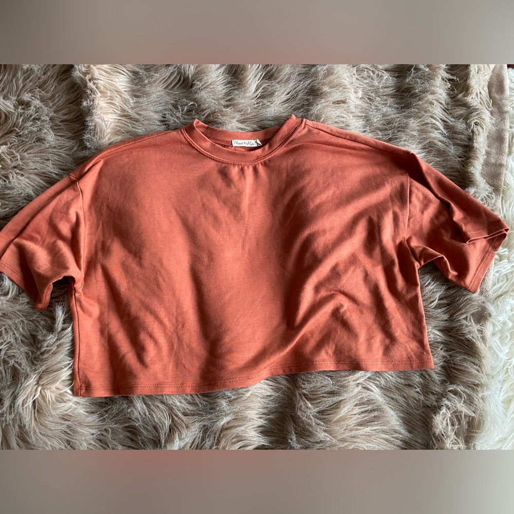 Fashion Nova coral short sleeve crop top